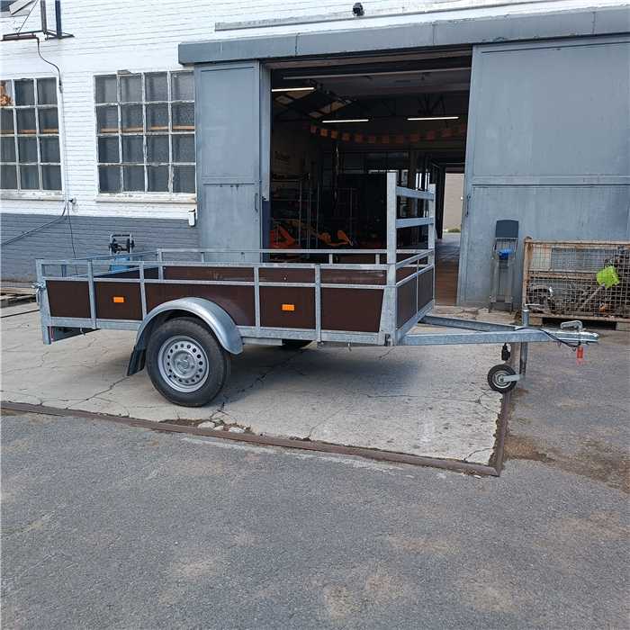 LOCATION Remorque PERMIS B - Syma bois 257 x 151 cm - ouverte - 1 essieu - 750 kg LOCATION Remorque PERMIS B - Syma bois 257 x 151 cm - ouverte - 1 essieu - 750 kg