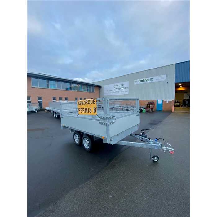 Remorque Syma basculante 260 x156 750 kg ridelles 40 + roue jockey + rehausses grillage + roue de secours Remorque Syma basculante 260 x156 750 kg ridelles 40 + roue jockey + rehausses grillage + roue de secours
