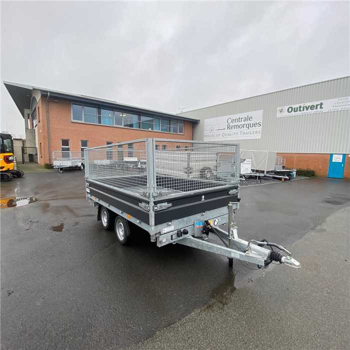 TOP OFFRE - REMORQUE - EXPOSITiON DEMO - HAPERT COBALT HM TRI-BENNE DOUBLE ESSIEUX - 305 x 180 - 2700 KG - RIDELLES ANTHARACITE ALU 30 CM( inclus pack charge+-pompe manuelle de secours TOP OFFRE - REMORQUE - EXPOSITiON DEMO - HAPERT COBALT HM TRI-BENNE DOUBLE ESSIEUX - 305 x 180 - 2700 KG - RIDELLES ANTHARACITE ALU 30 CM( inclus pack charge+-pompe manuelle de secours